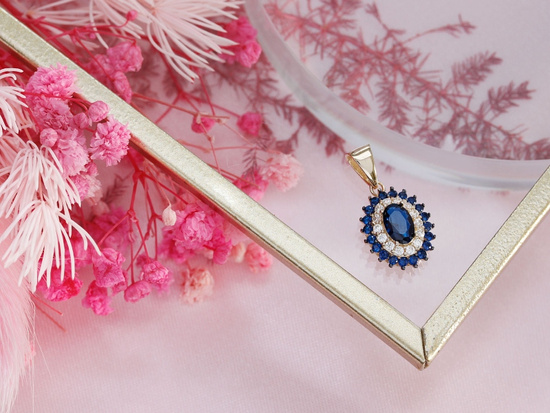 Zawieszka złota owalna z niebieskimi cyrkoniami